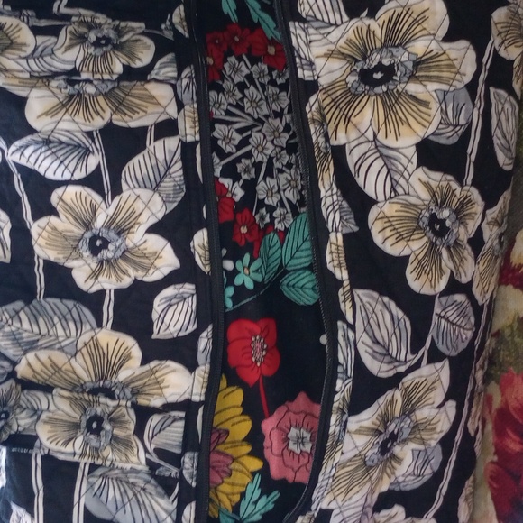 La Reina Large Duffle Carry on Bag with matching little coin Very Good Condition - Picture 4 of 10